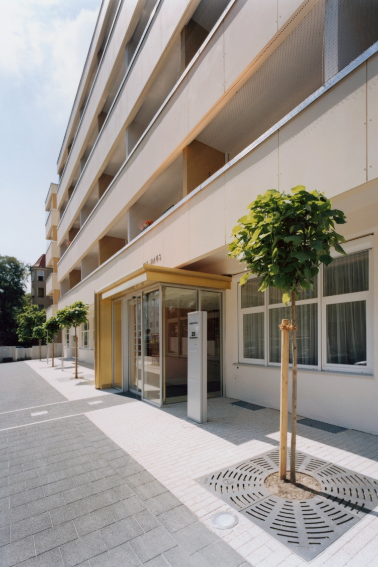 Kliniken und Sozialbauten Blindenwohnheim Berlin 2004 buerohauser